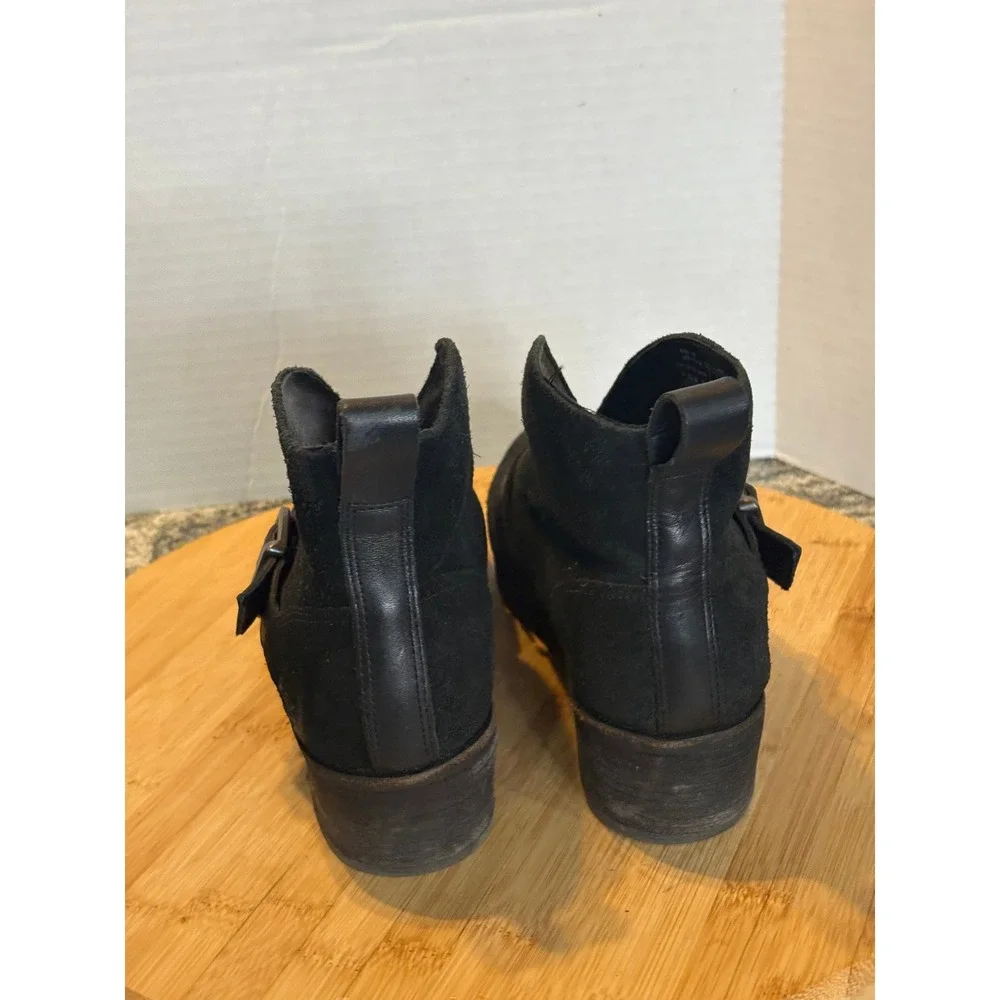 UGG Black Suede Leather‎ Buckle Ankle Boots Women's Size 9  SKU111